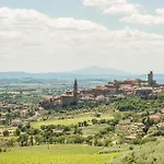 Ca' Del Poggio بيت للعطل
